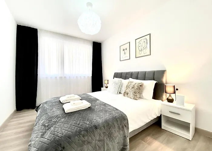 Urban Nest Apartment *